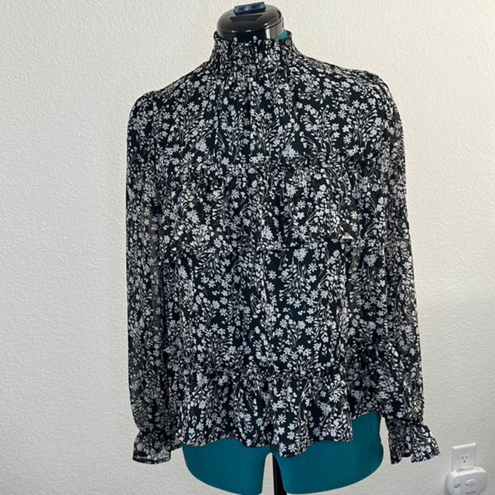 Floral blouse size M